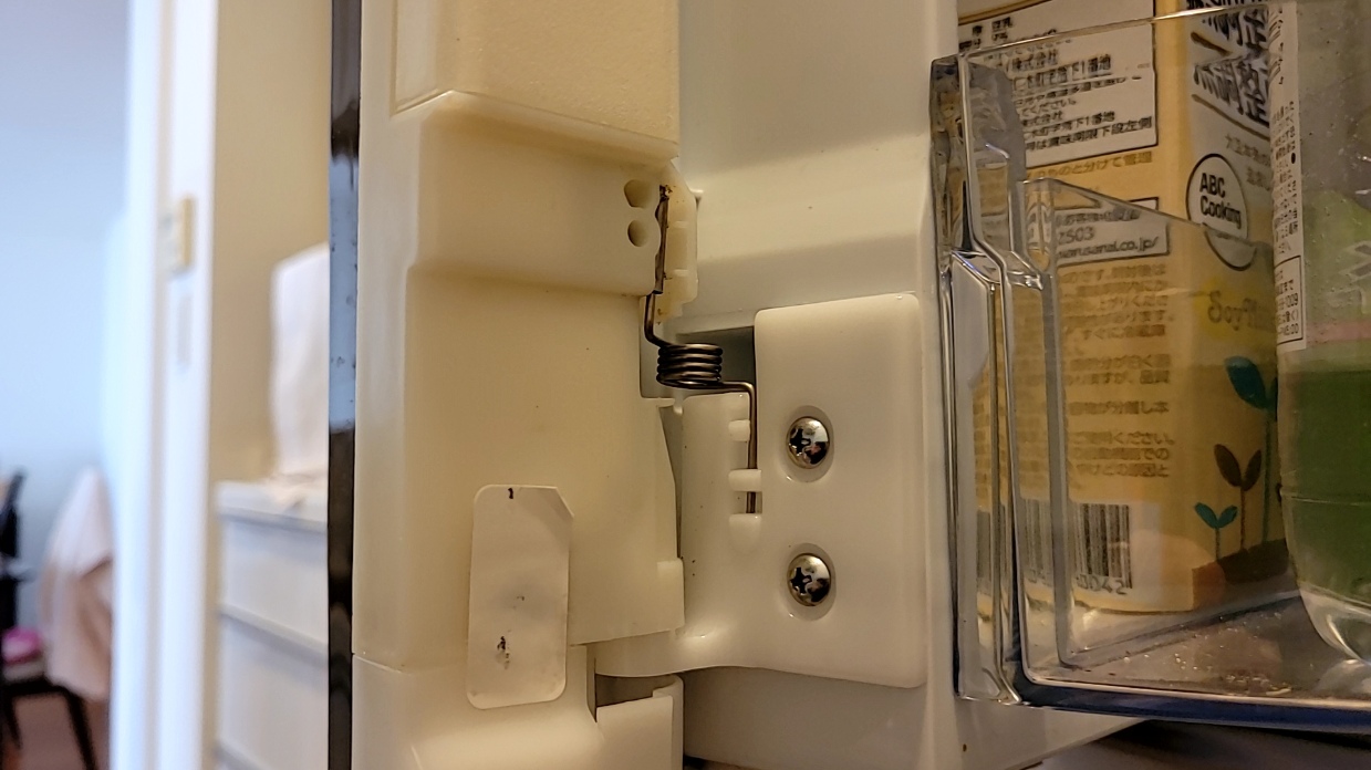 愛西市三菱電機製冷蔵庫仕切板不具合修理